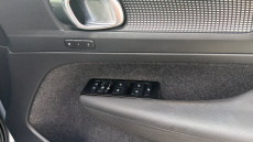 Volvo Xc40 1.5 T5 Recharge PHEV R DESIGN Pro 5dr Auto Estate